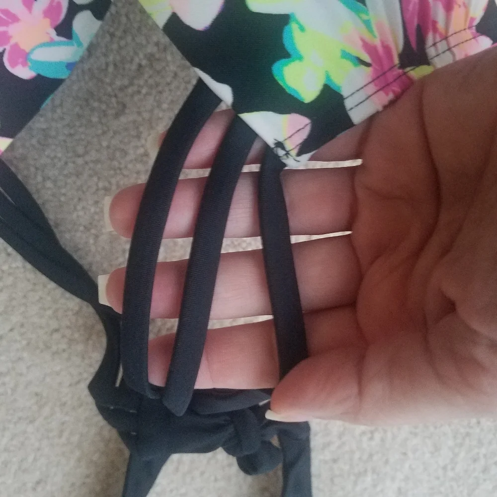 Sexy Black Floral Halter Push-up Bikini Top California Waves